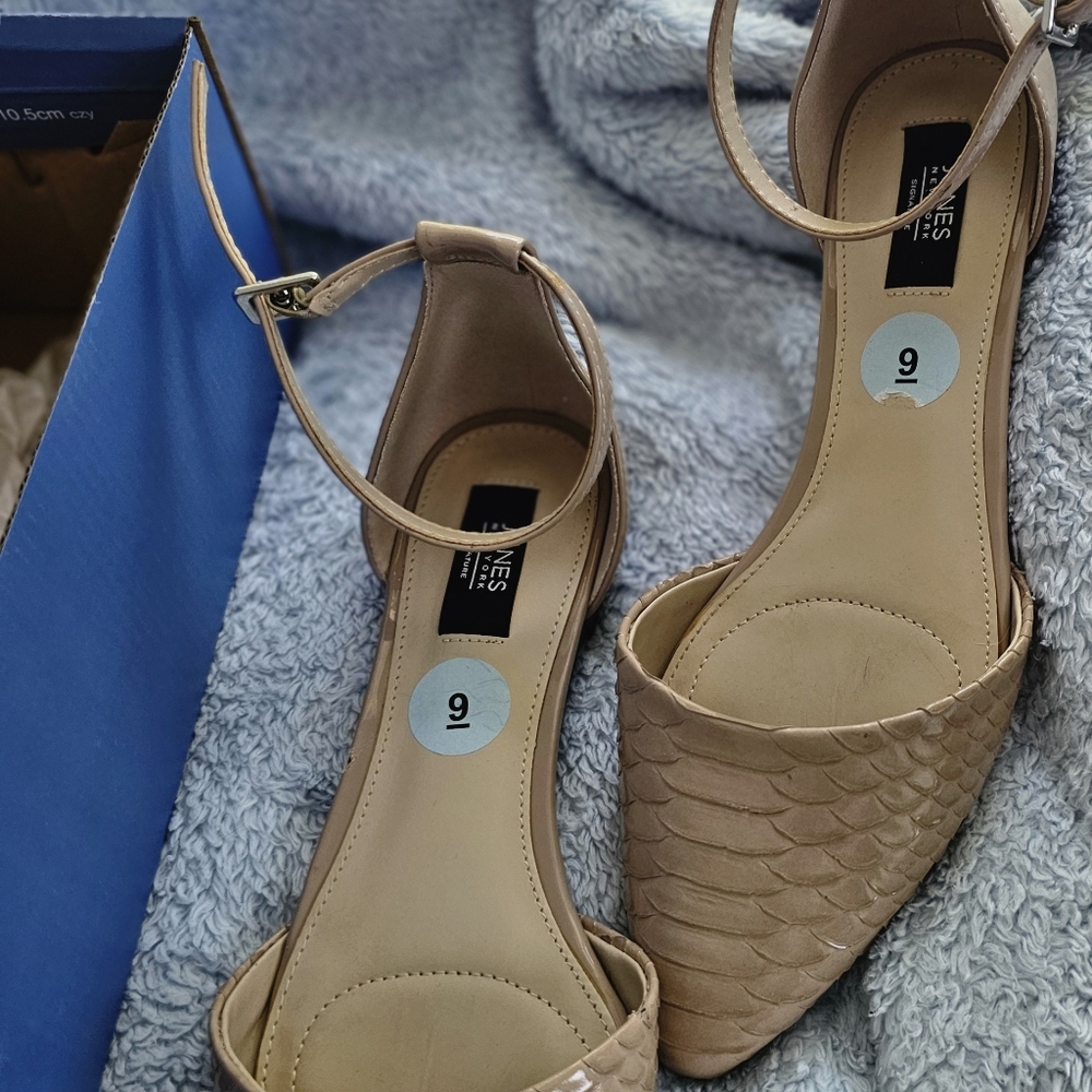 Dress Flats Jones NY Size 9